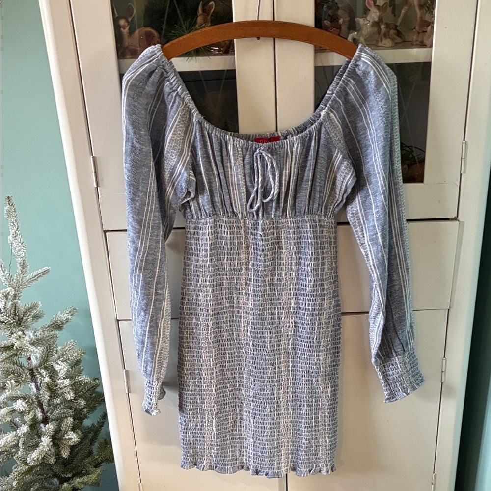 Guess sz XS Blue and White Off-Shoulder Dress euc